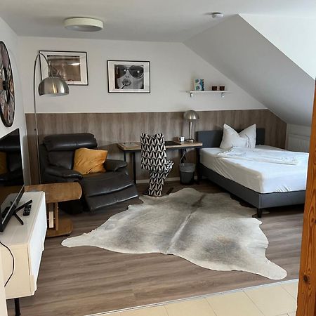 Grosse Gemuetliche Ferienwohnung Mit Klimaanlage, Parkplatz Inklusive Top ! Fürth Εξωτερικό φωτογραφία