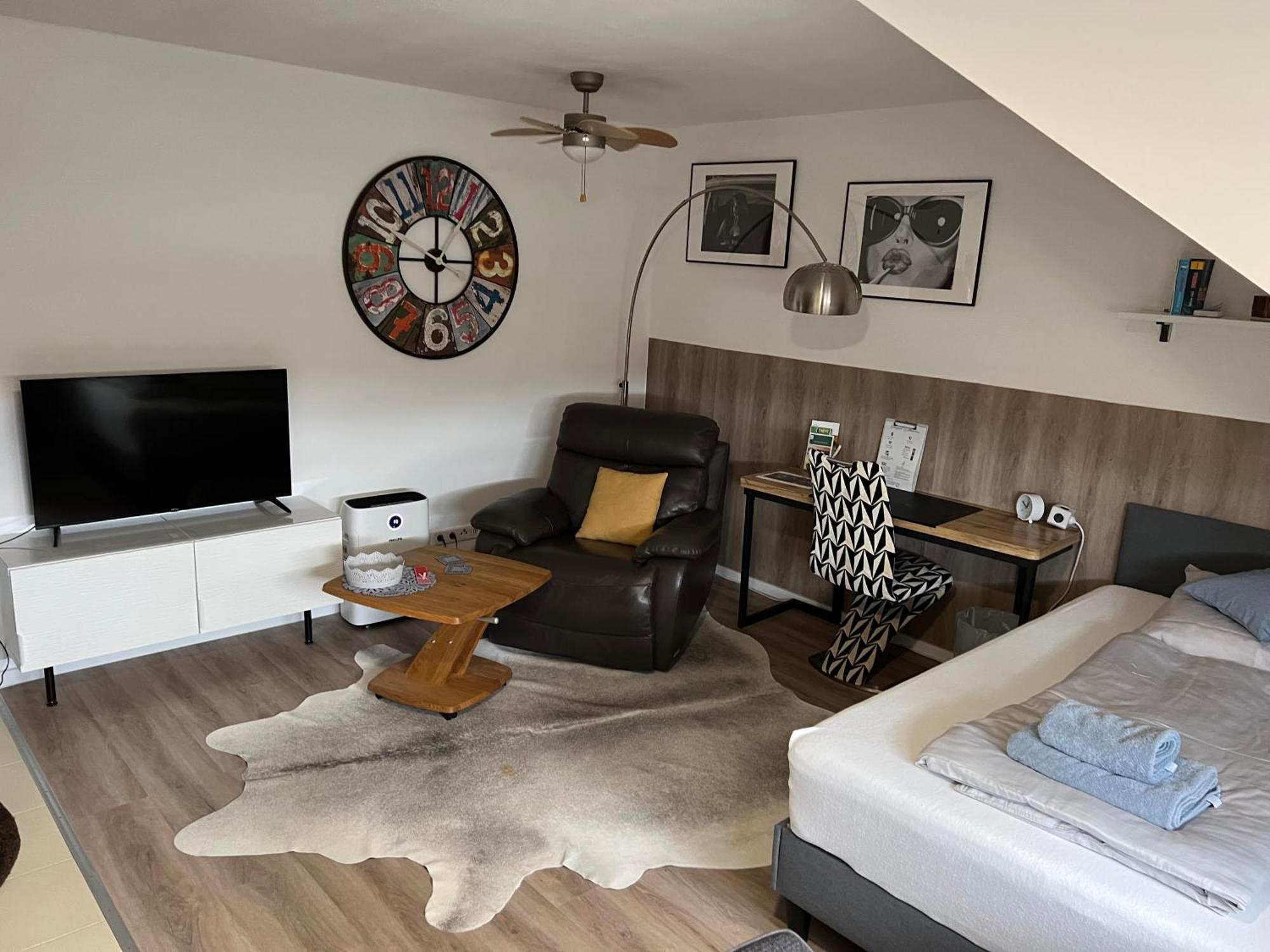 Grosse Gemuetliche Ferienwohnung Mit Klimaanlage, Parkplatz Inklusive Top ! Fürth Εξωτερικό φωτογραφία