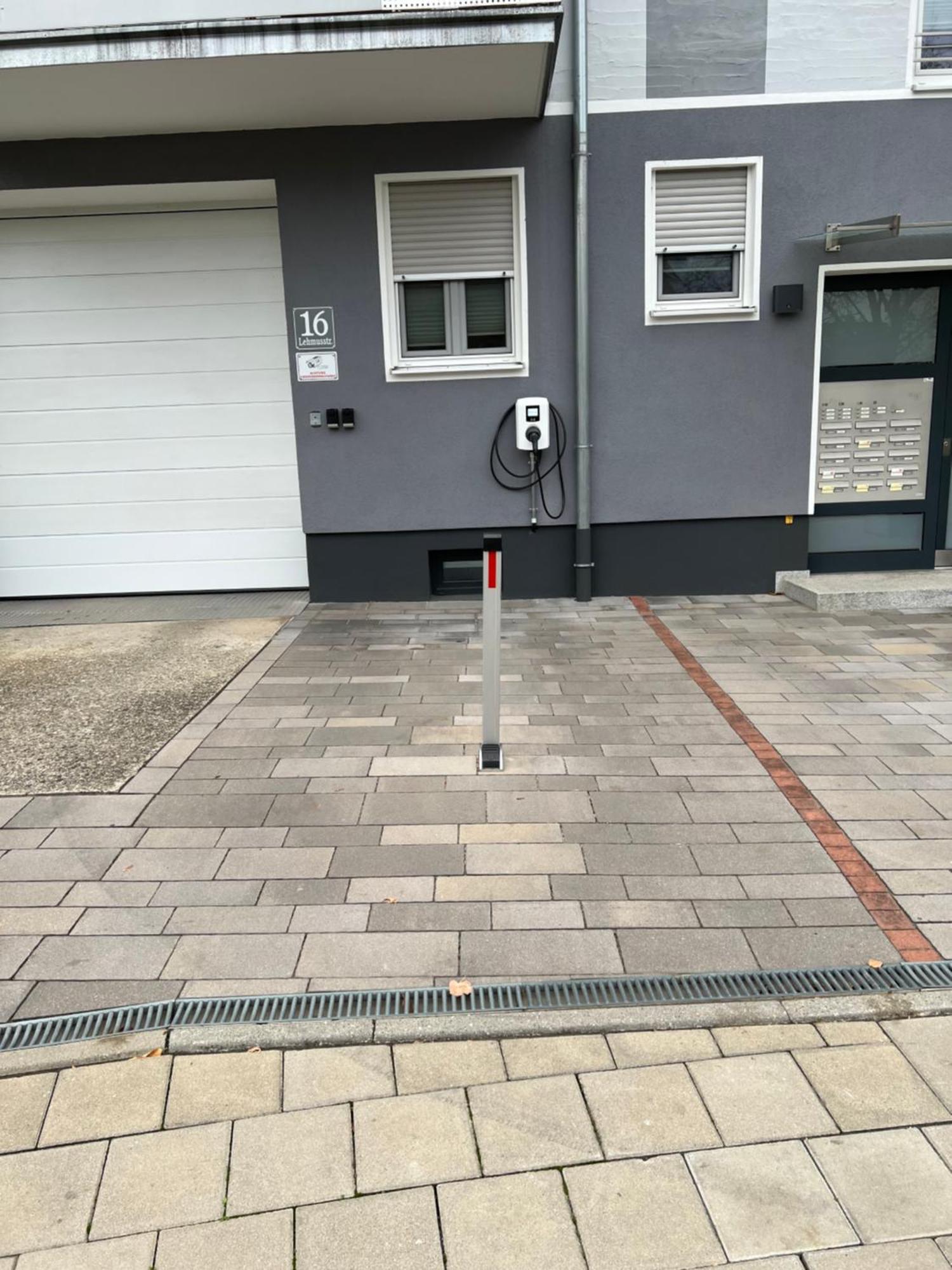 Grosse Gemuetliche Ferienwohnung Mit Klimaanlage, Parkplatz Inklusive Top ! Fürth Εξωτερικό φωτογραφία