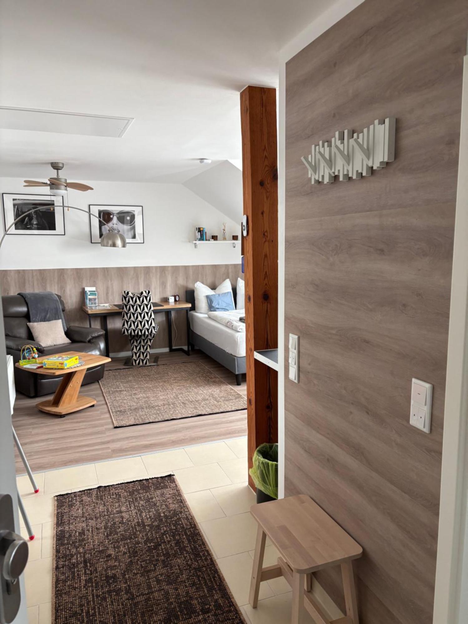 Grosse Gemuetliche Ferienwohnung Mit Klimaanlage, Parkplatz Inklusive Top ! Fürth Εξωτερικό φωτογραφία